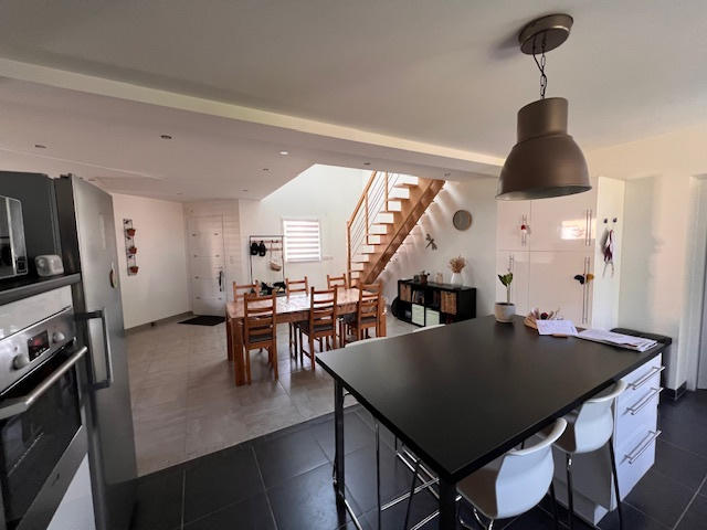 Maison - 147 m² - 7 pièces