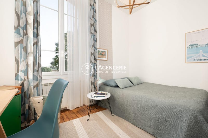 Maison - 300 m² - 7 pièces