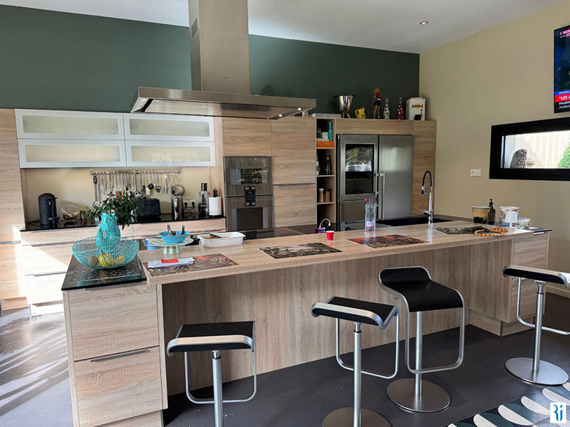 Maison - 237 m² - 4 pièces