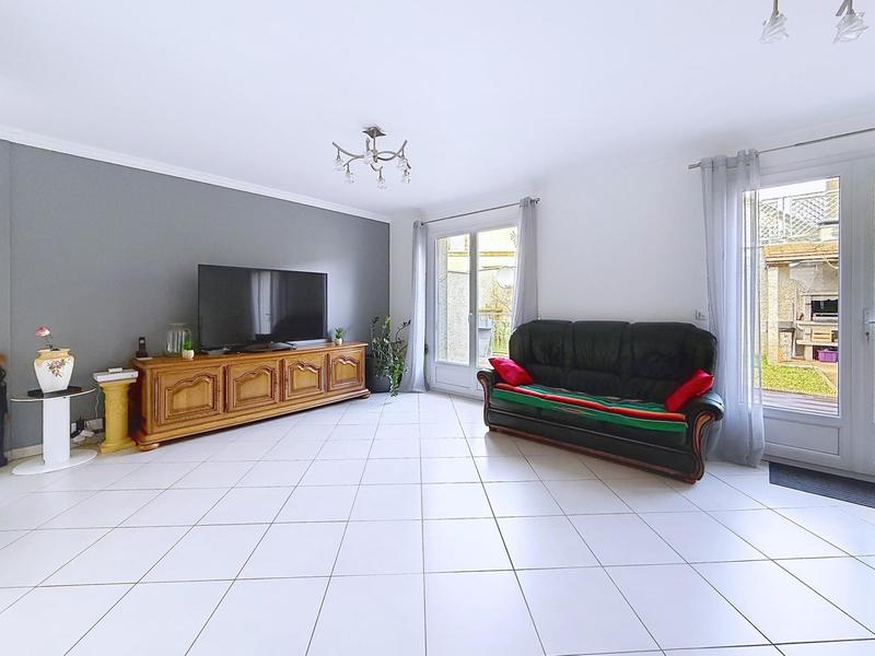 Maison - 93 m² - 5 pièces