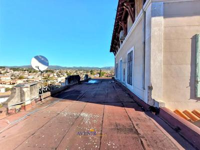 Maison - 225 m² - 10 pièces