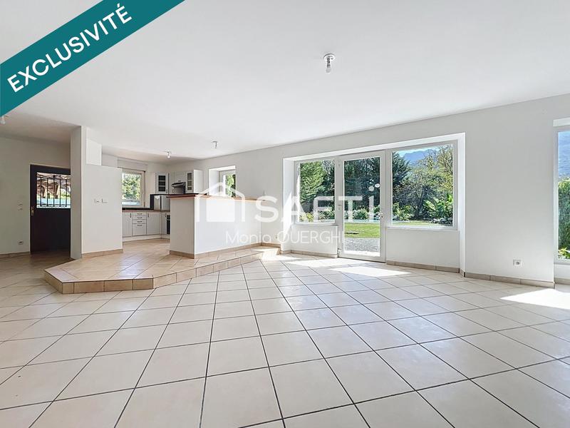 Maison - 300 m² - 10 pièces