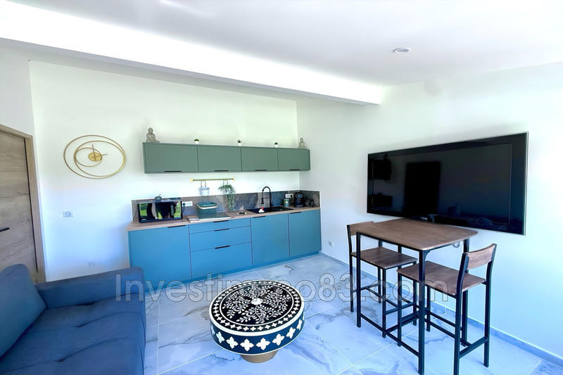 Maison - 203 m² - 10 pièces