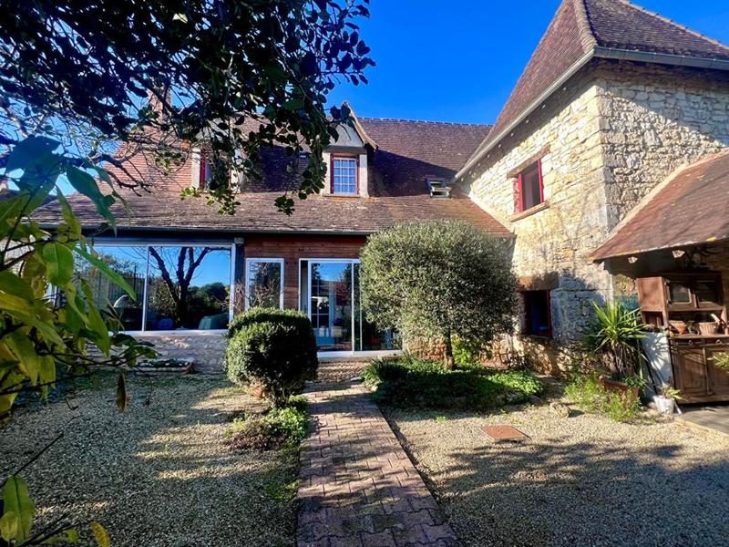 Maison - 105 m² - 6 pièces