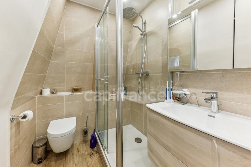 Maison - 200 m² - 8 pièces