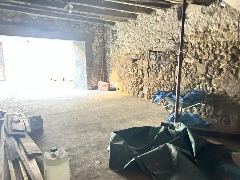 Parking / Garage - 60 m²