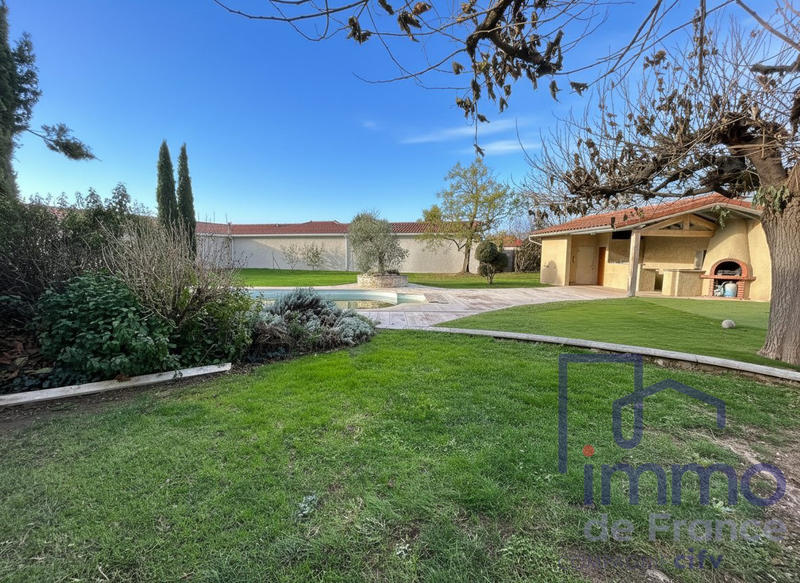 Villa - 300 m² - 9 pièces