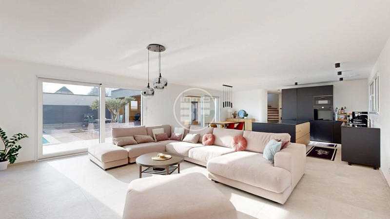 Maison - 170 m² - 6 pièces