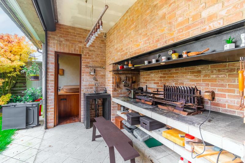 Villa - 218 m² - 10 pièces