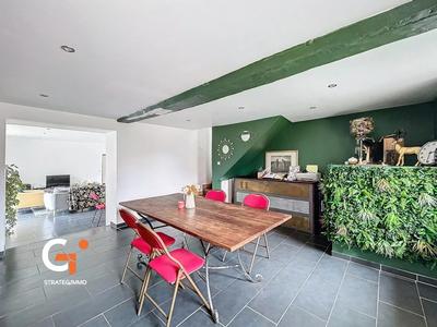 Maison - 253 m² - 8 pièces