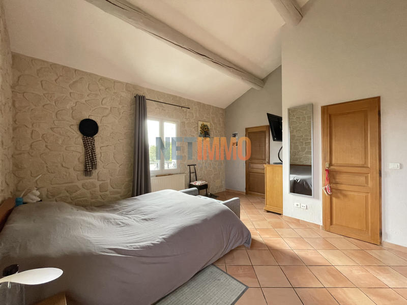 Villa - 200 m² - 9 pièces