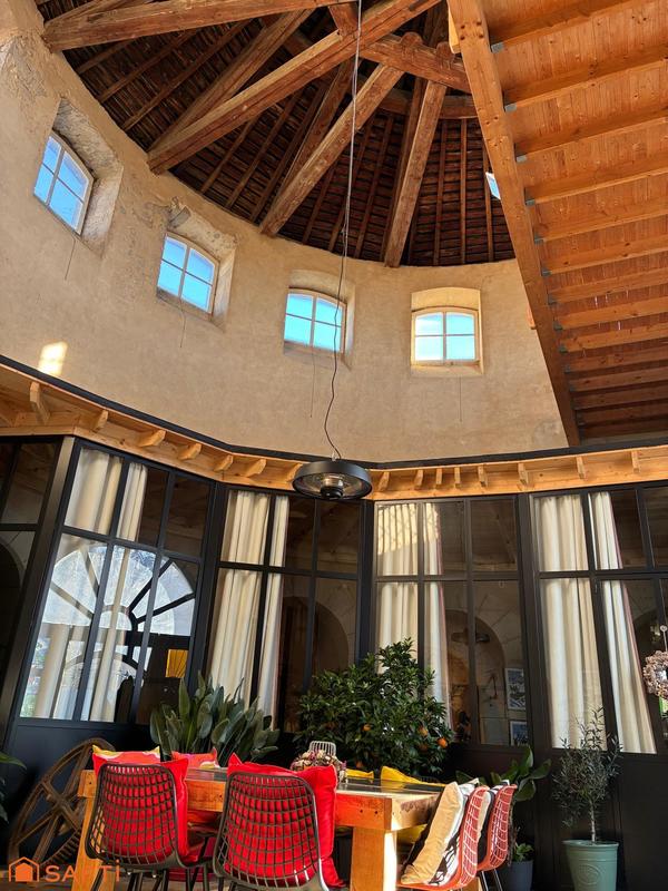 Maison - 335 m² - 11 pièces