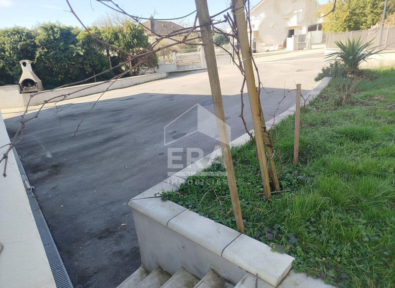 Maison - 174 m² - 7 pièces