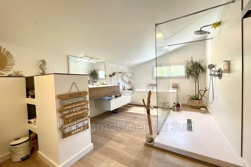 Villa - 280 m² - 6 pièces