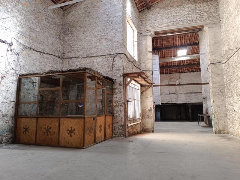 Local commercial - 233 m²