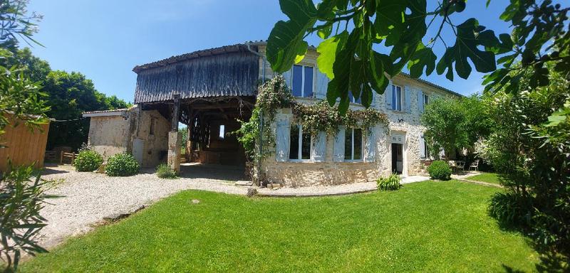 Maison - 242 m² - 7 pièces