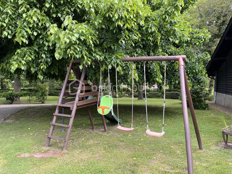 Propriété - 230 m² - 8 pièces