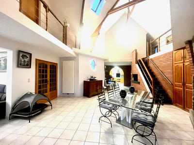 Maison - 190 m² - 7 pièces