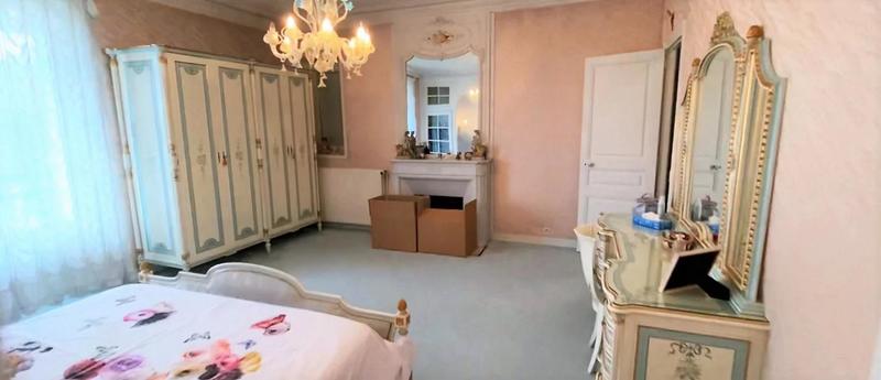 Propriété - 350 m² - 11 pièces