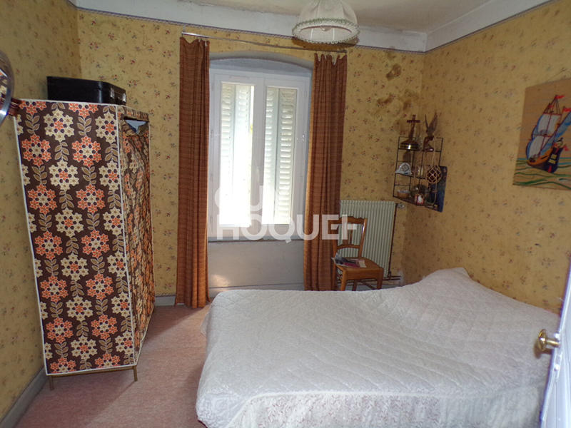 Maison - 250 m² - 12 pièces