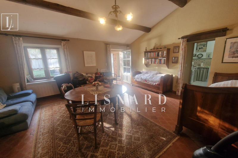 Maison - 220 m² - 5 pièces