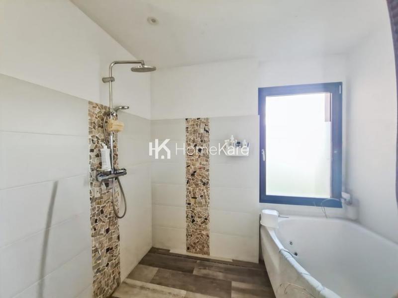 Maison - 140 m² - 5 pièces