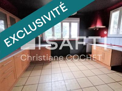 Maison - 284 m² - 12 pièces