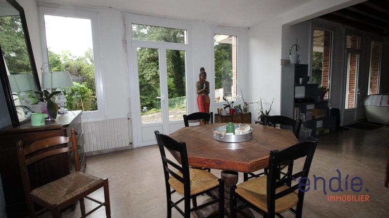 Maison - 220 m² - 7 pièces