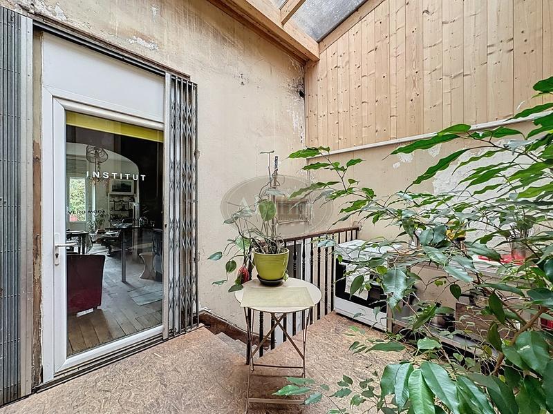 Immeuble - 246 m² - 9 pièces