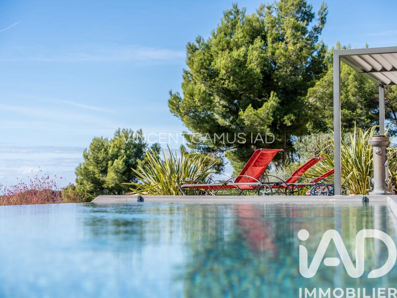 Maison - 270 m² - 7 pièces