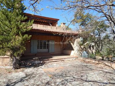 Maison - 225 m² - 7 pièces