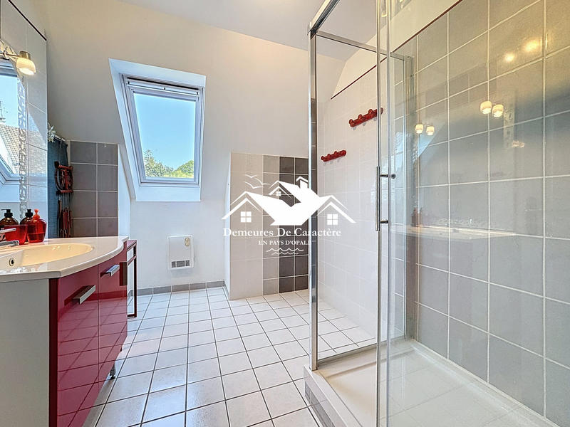 Maison - 215 m² - 7 pièces