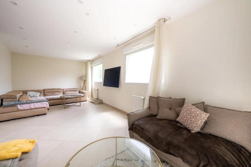 Maison - 98 m² - 5 pièces