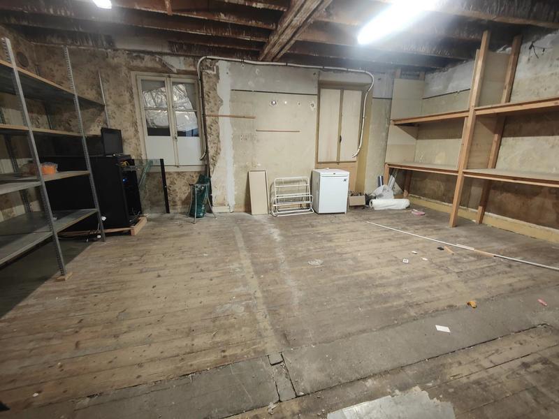 Local commercial - 633 m² - 3 pièces