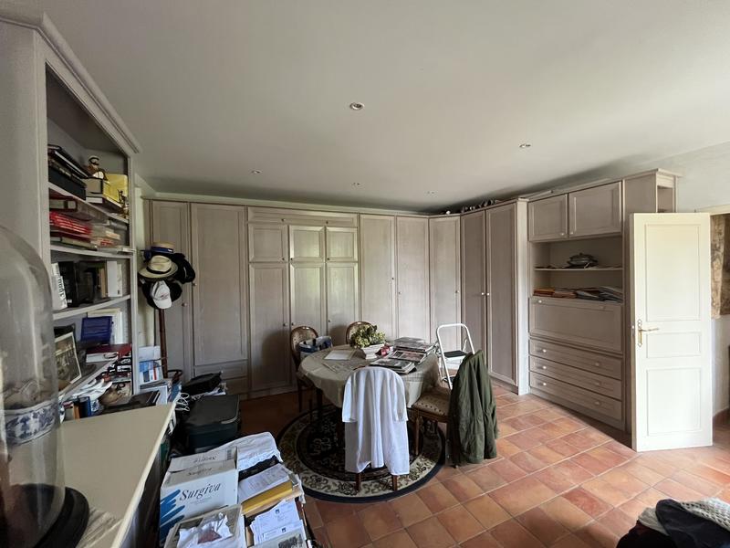 Maison - 255 m² - 9 pièces