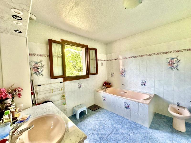 Maison - 195 m² - 6 pièces