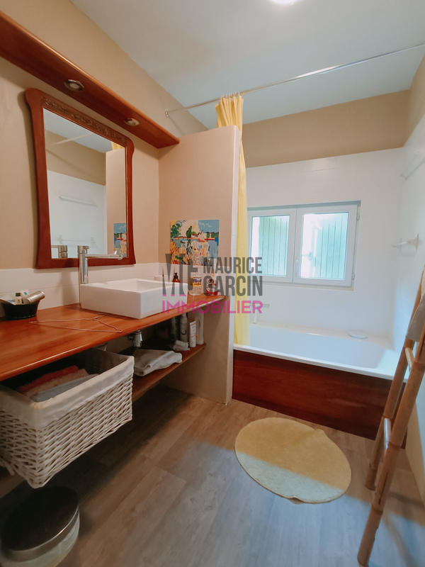 Mas - 380 m² - 10 pièces