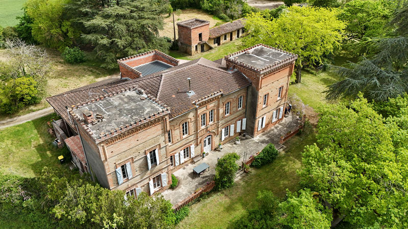 Maison de maîtres - 430 m² - 9 pièces