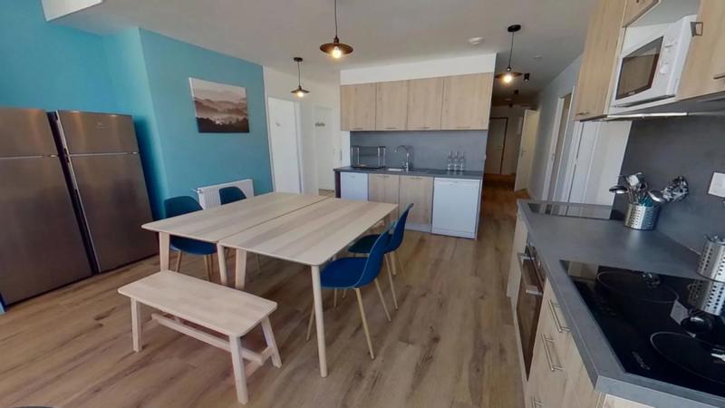 Chambre - 14 m² - 9 pièces