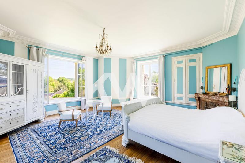 Maison - 700 m² - 23 pièces