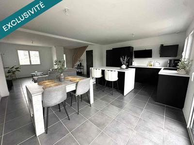 Maison - 96 m² - 4 pièces