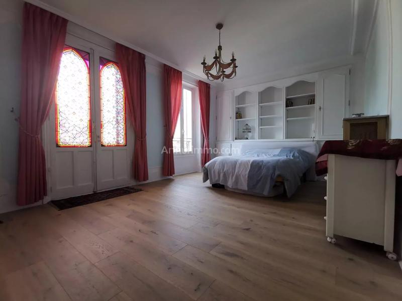 Maison - 203 m² - 8 pièces