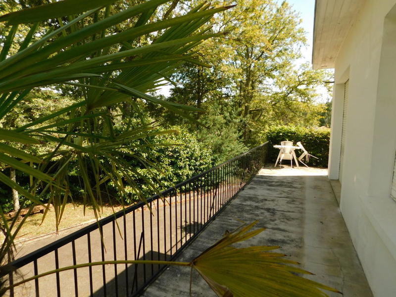 Villa - 263 m² - 11 pièces