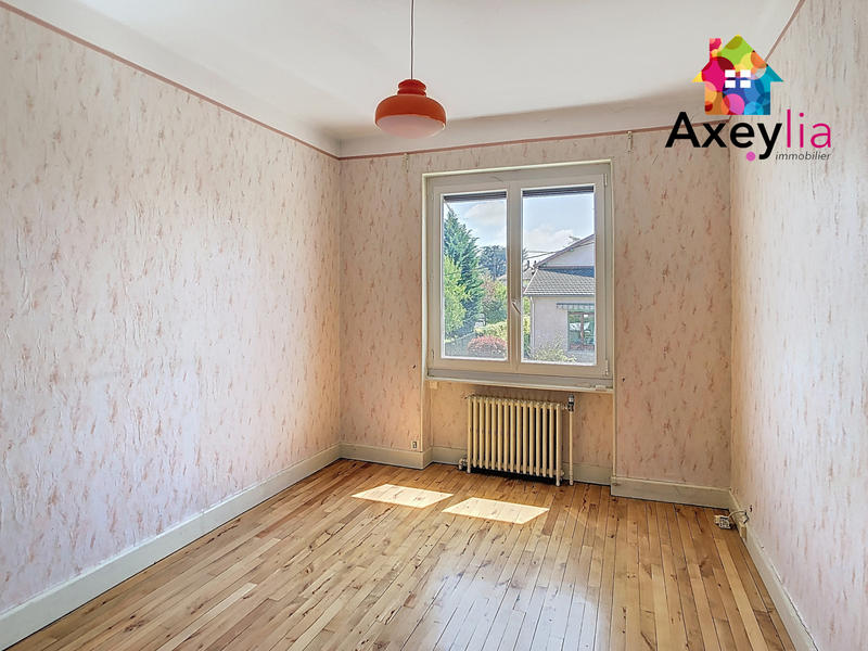 Maison - 94 m² - 8 pièces