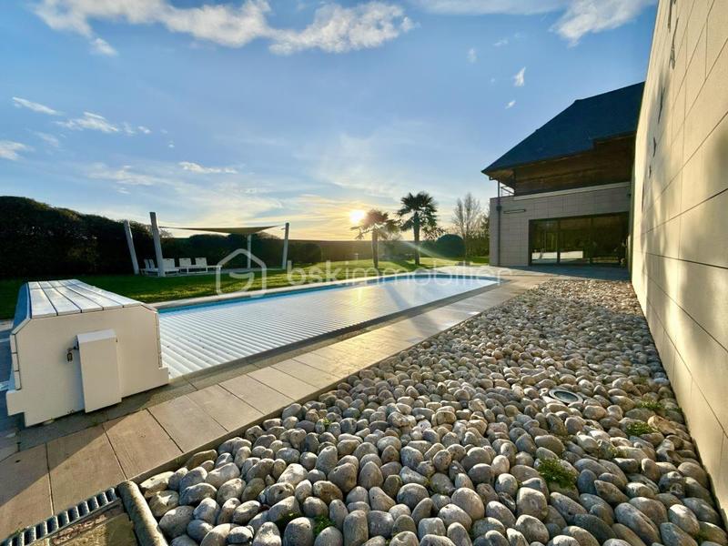 Villa - 365 m² - 9 pièces