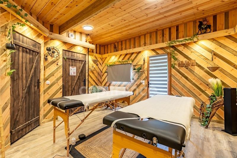 Propriété - 4 000 m² - 30 pièces