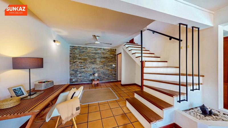 Villa - 240 m² - 6 pièces