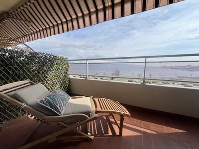 Appartement - 90 m² - 4 pièces