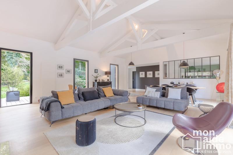 Maison contemporaine - 228 m² - 8 pièces