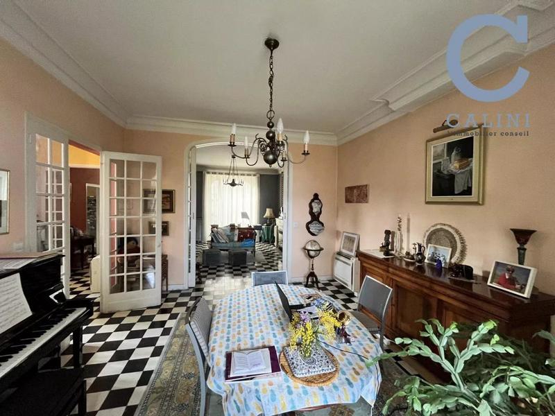 Maison de ville - 225 m² - 8 pièces